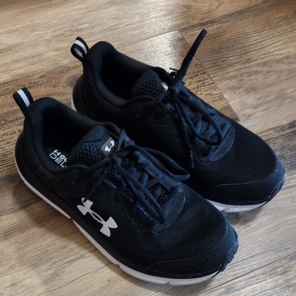 Under Armour Woman's Black Athletic Shoes